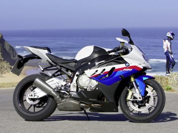 The 2017 Honda NSX: A Responsible Superbike
